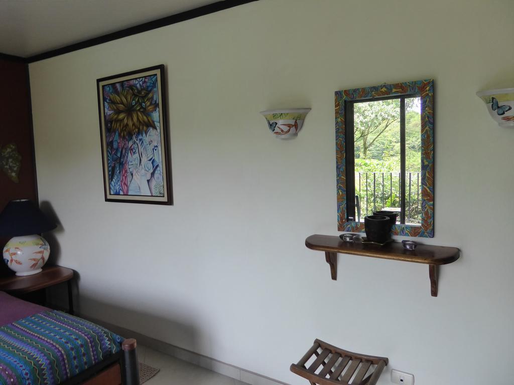 Lucky Bug Bed And Breakfast Nuevo Arenal Zimmer foto
