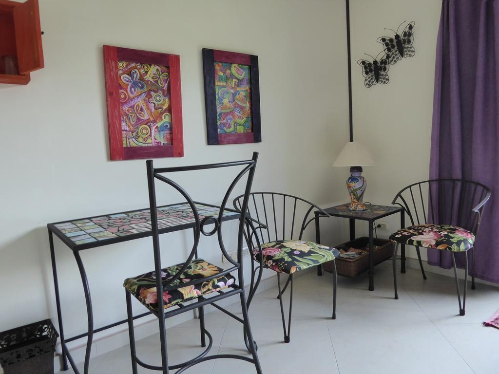 Lucky Bug Bed And Breakfast Nuevo Arenal Zimmer foto
